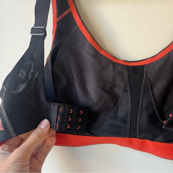 Under Armour HeatGear Armour Sports Bra 36D | Black Red High Impact Workout Bra - Picture 8 of 13